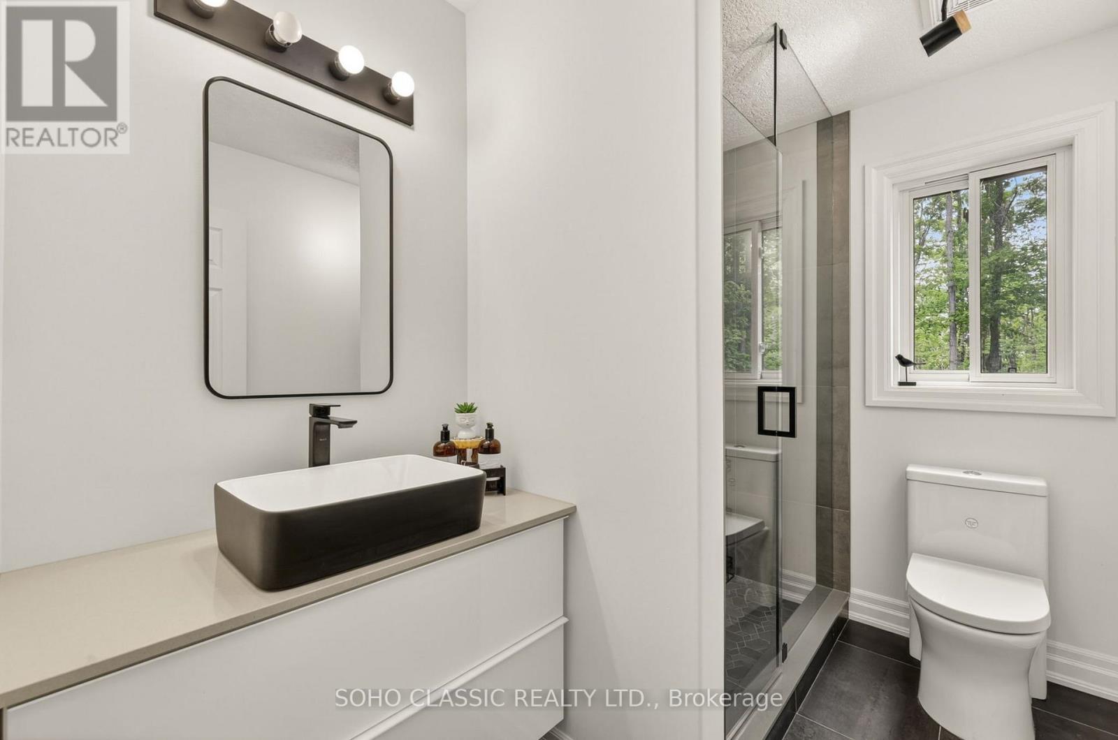 16 Oneida Avenue Property Photo 24