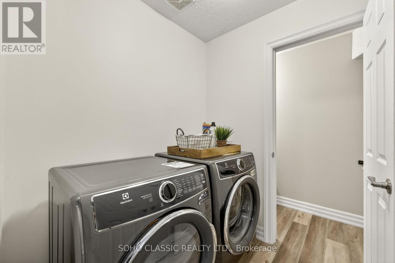16 Oneida Avenue Property Photo 27