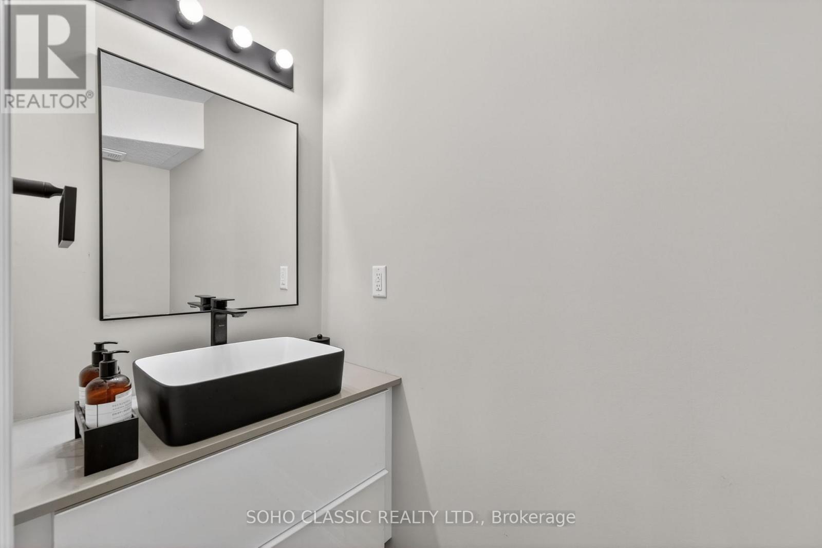 16 Oneida Avenue Property Photo 28