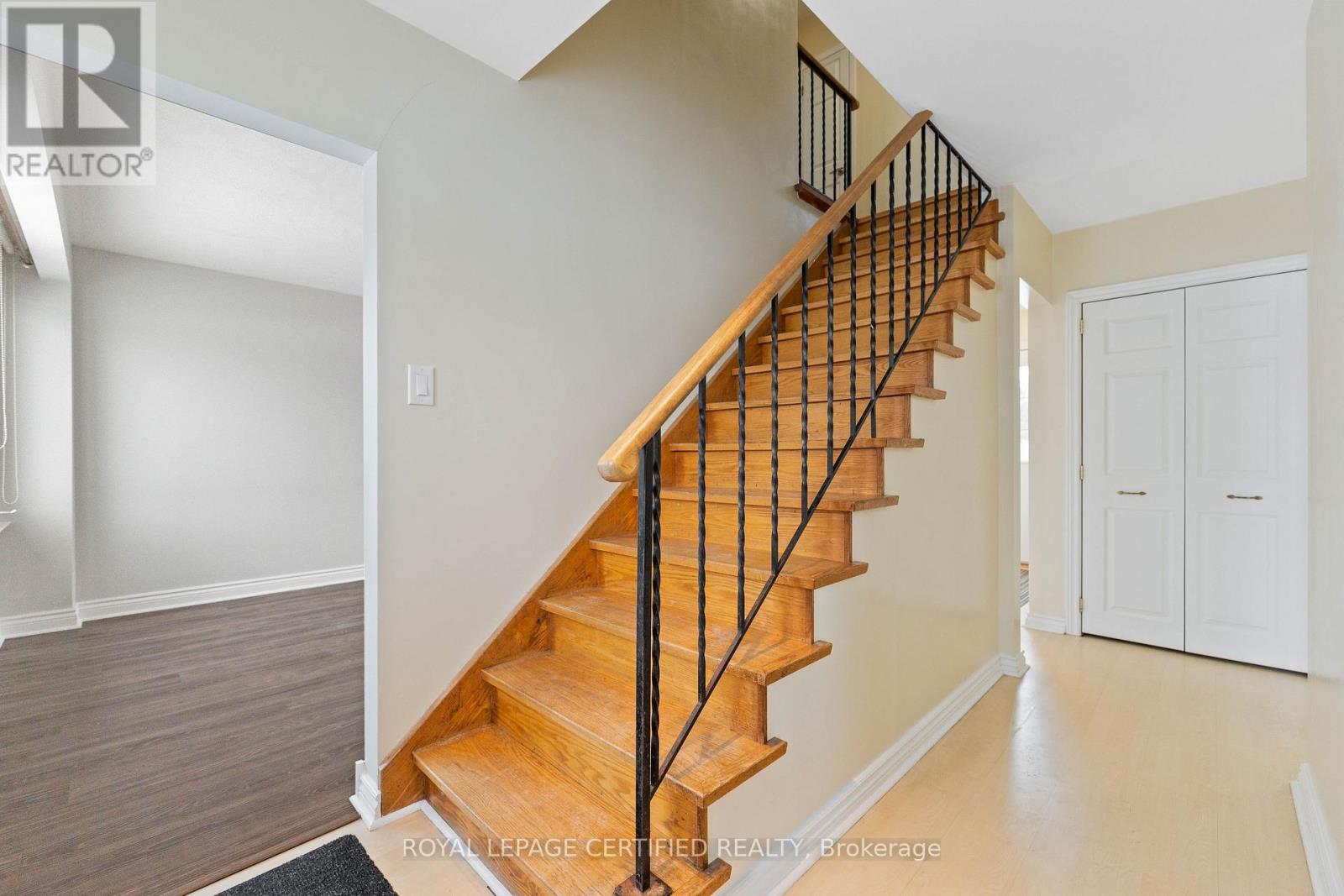 247 Grove Street E Property Photo 8