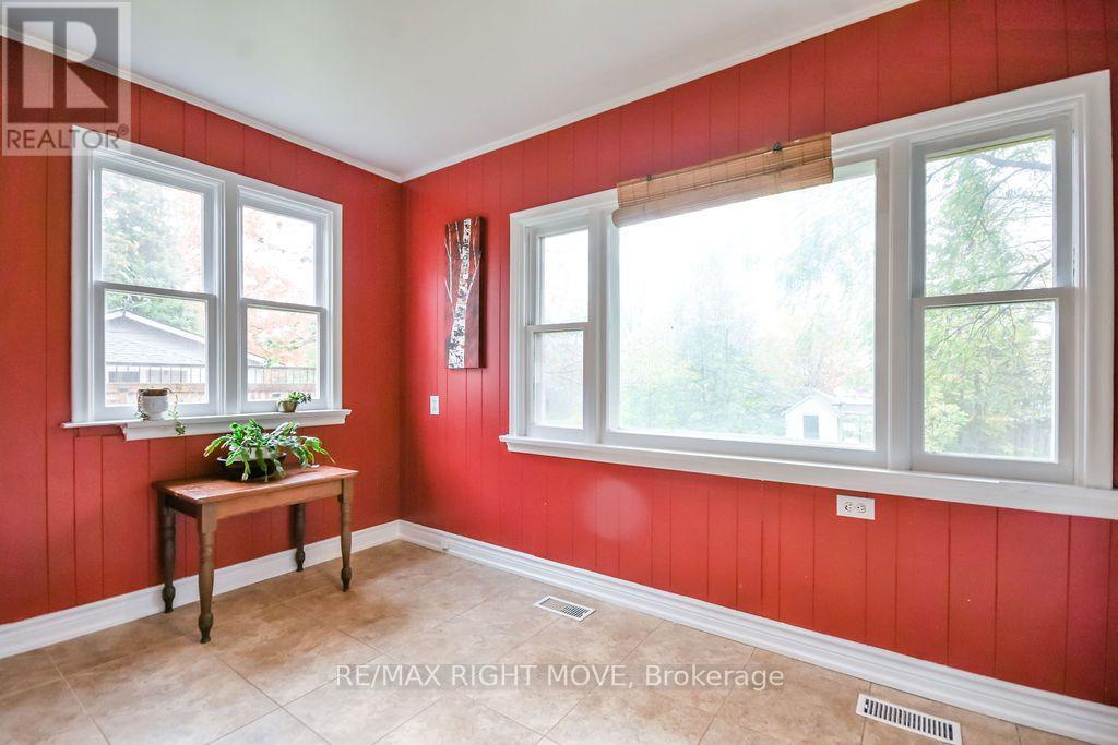 129 Coldwater Road W Property Photo 10