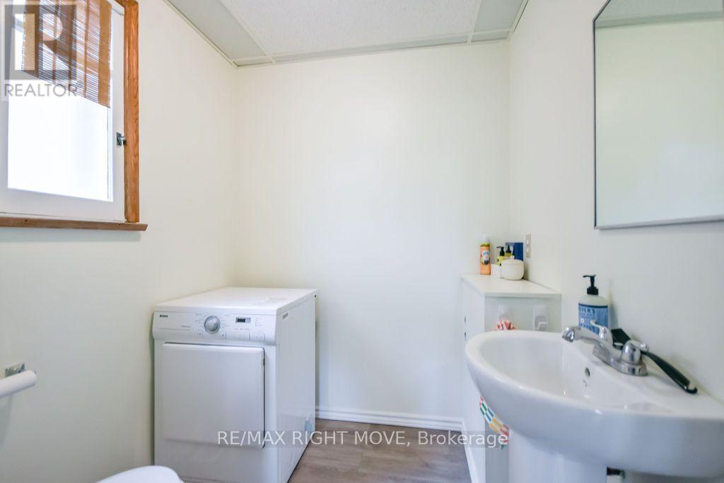 129 Coldwater Road W Property Photo 13