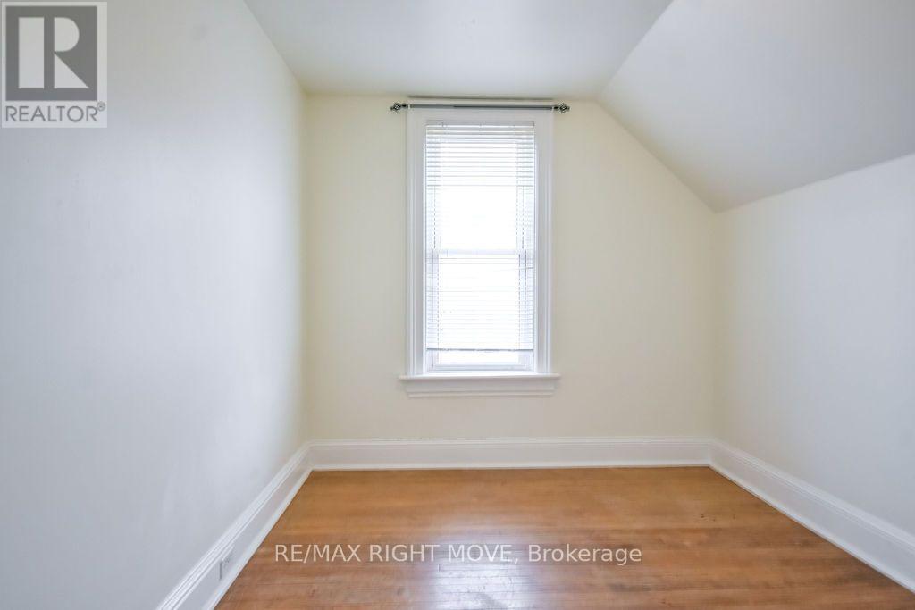 129 Coldwater Road W Property Photo 22
