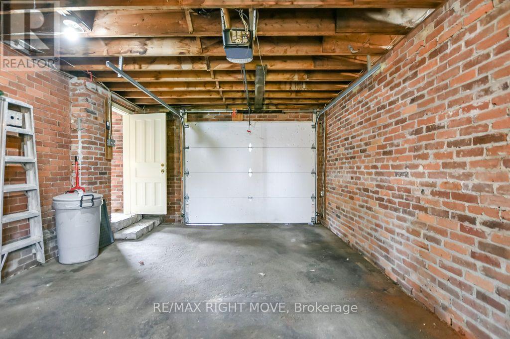 129 Coldwater Road W Property Photo 29