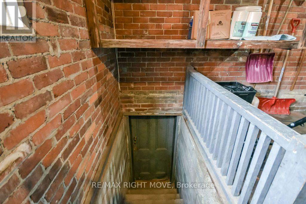 129 Coldwater Road W Property Photo 30