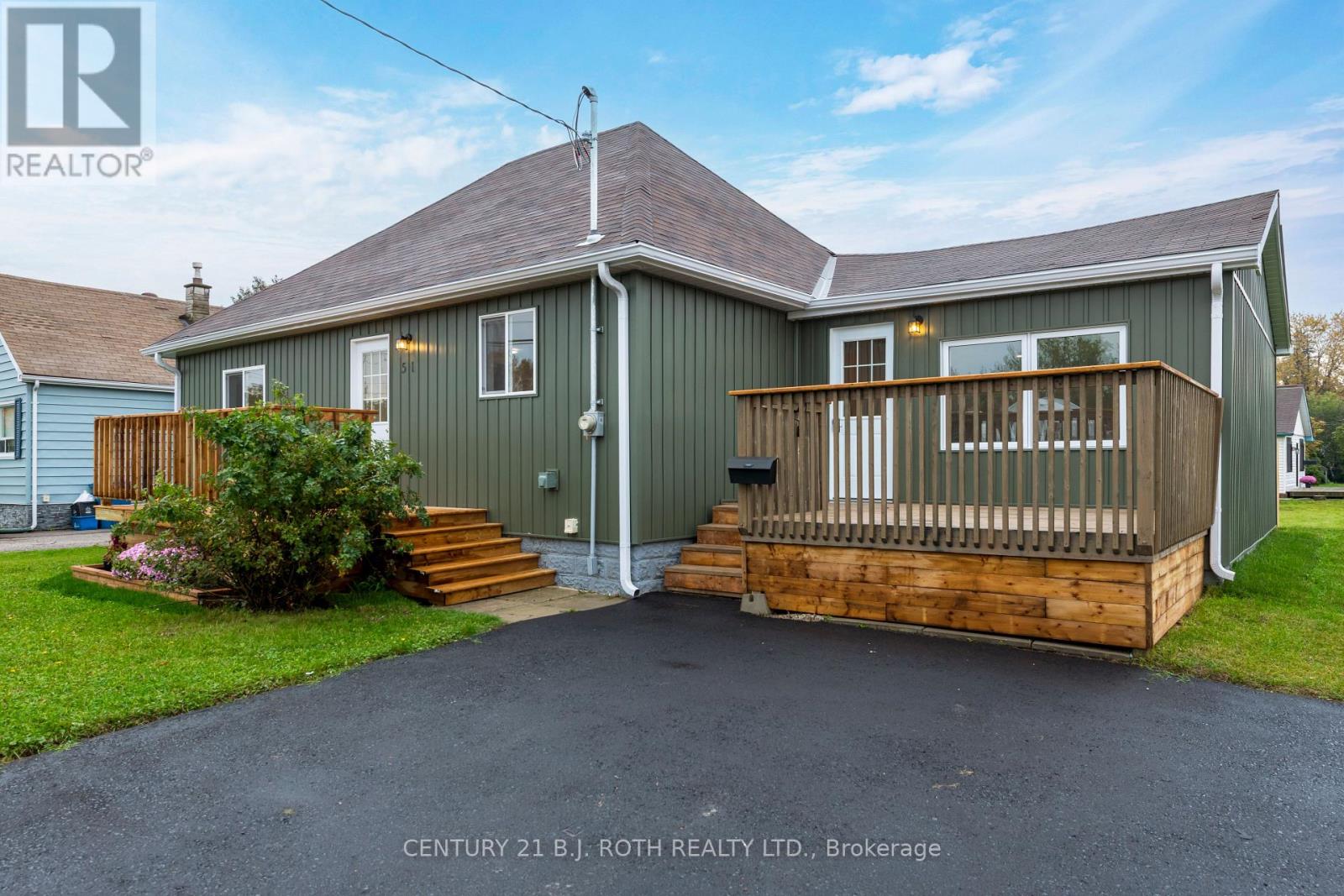 51 James Street E Property Photo 2