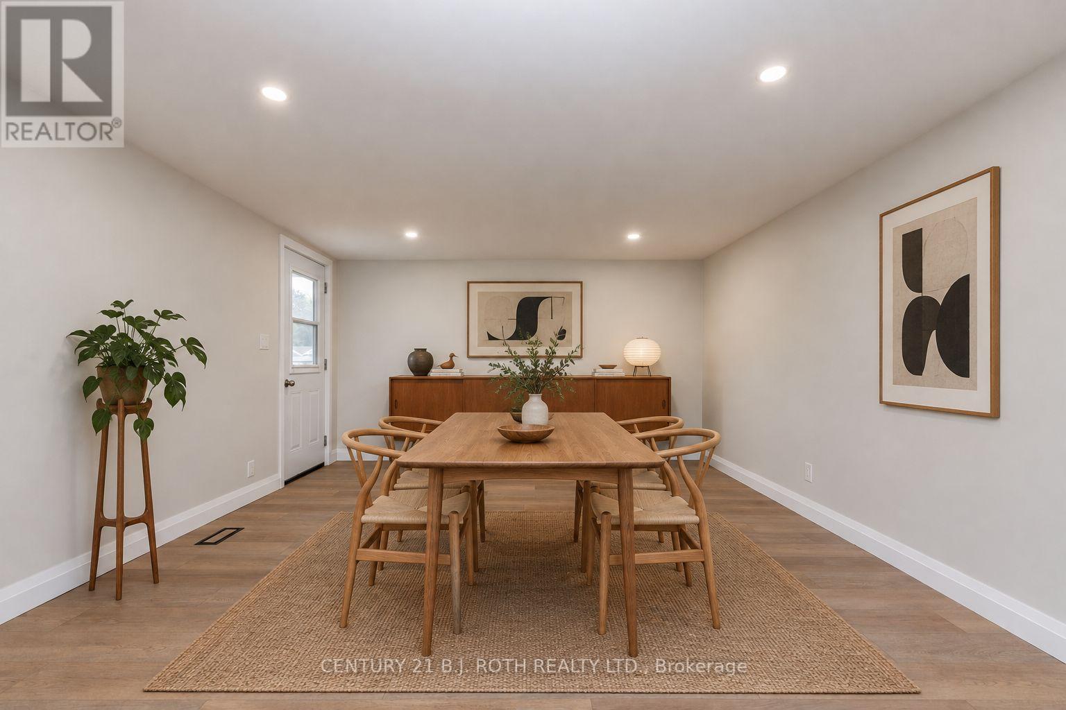 51 James Street E Property Photo 17