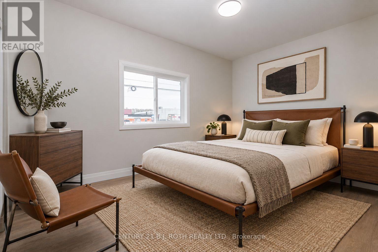 51 James Street E Property Photo 28