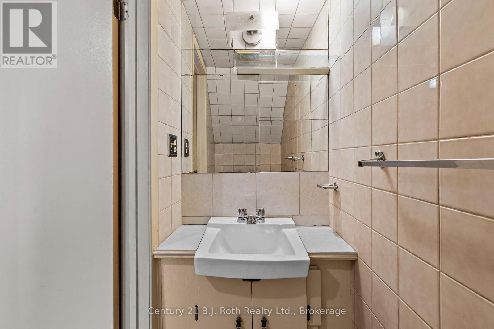 24 - 40 Victoria Crescent Property Photo 7