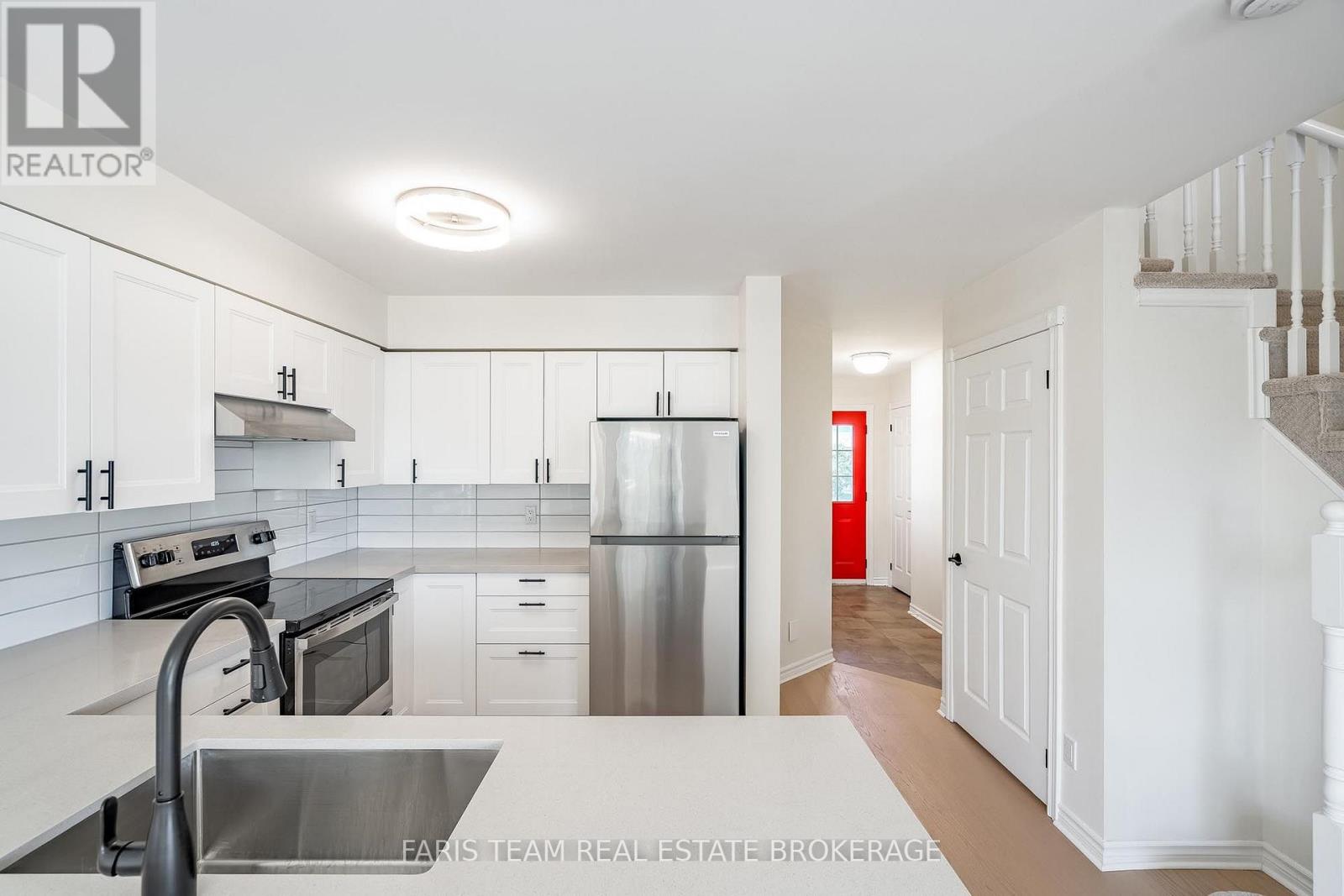 152 Ritchie Crescent Property Photo 6