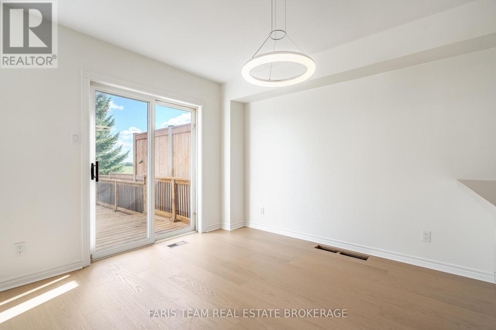 152 Ritchie Crescent Property Photo 8