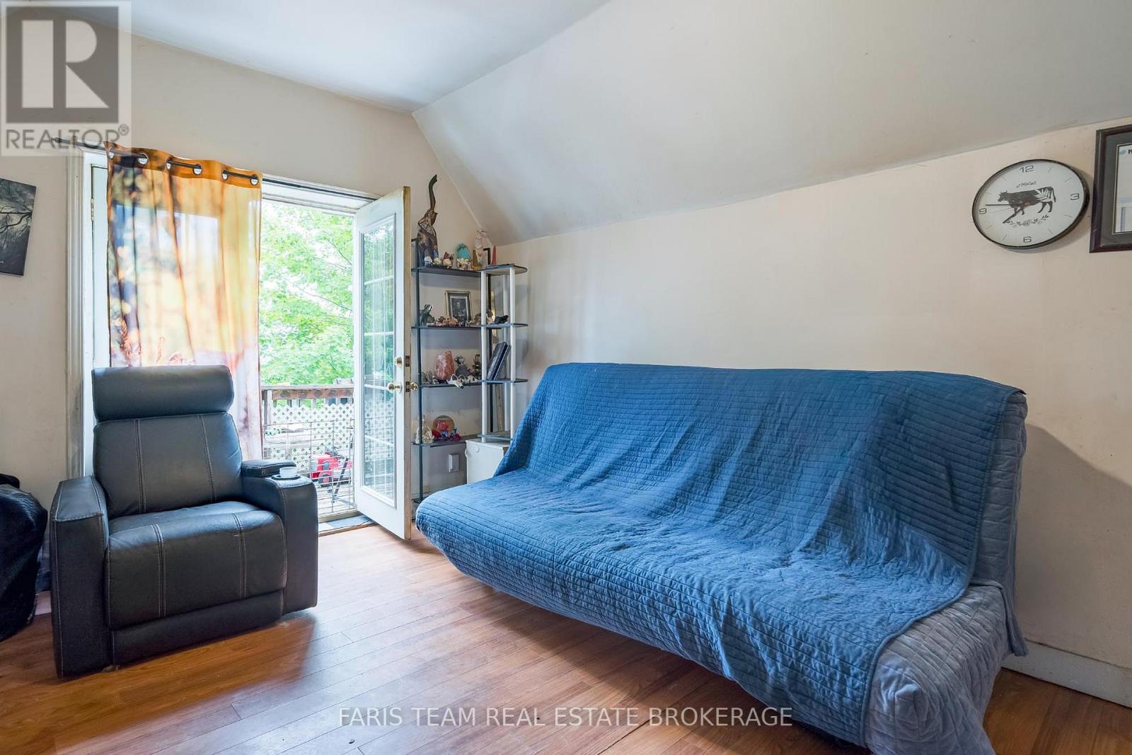 116 Albert Street S Property Photo 7