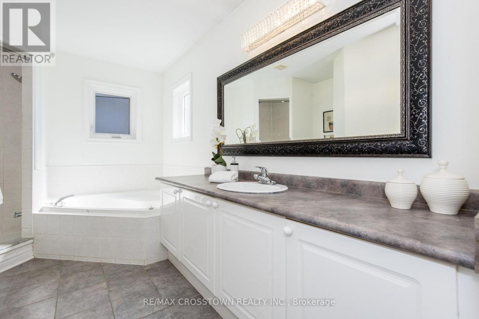 62 Windsor Crescent Property Photo 25