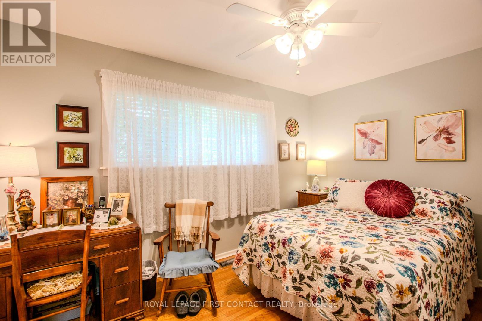 27 Tower Crescent Property Photo 16