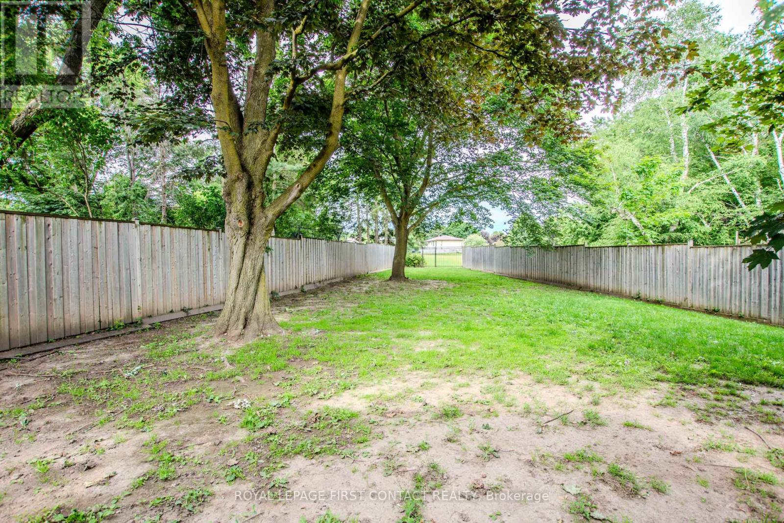 27 Tower Crescent Property Photo 34
