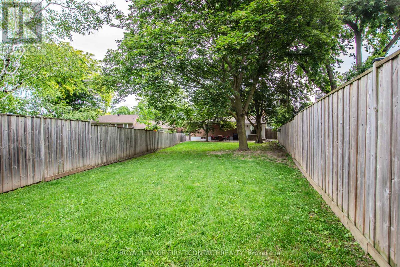 27 Tower Crescent Property Photo 36