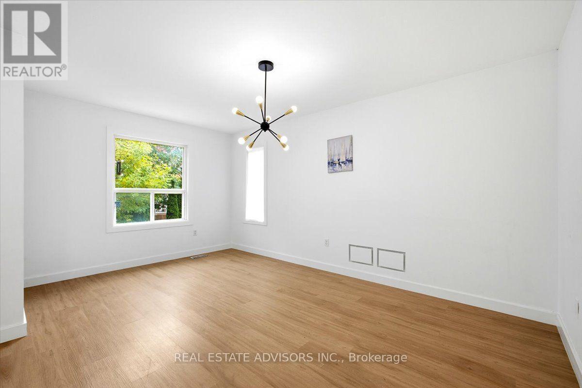 64 Acorn Crescent Property Photo 18