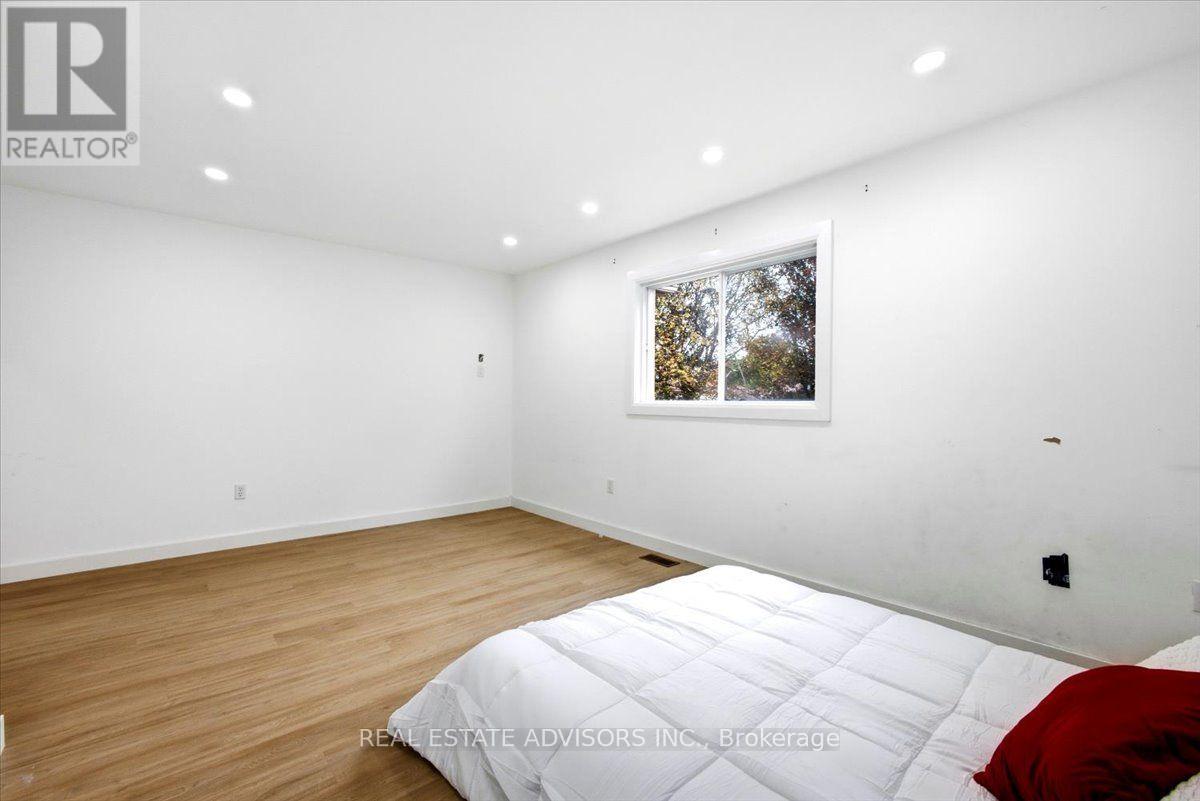 64 Acorn Crescent Property Photo 21