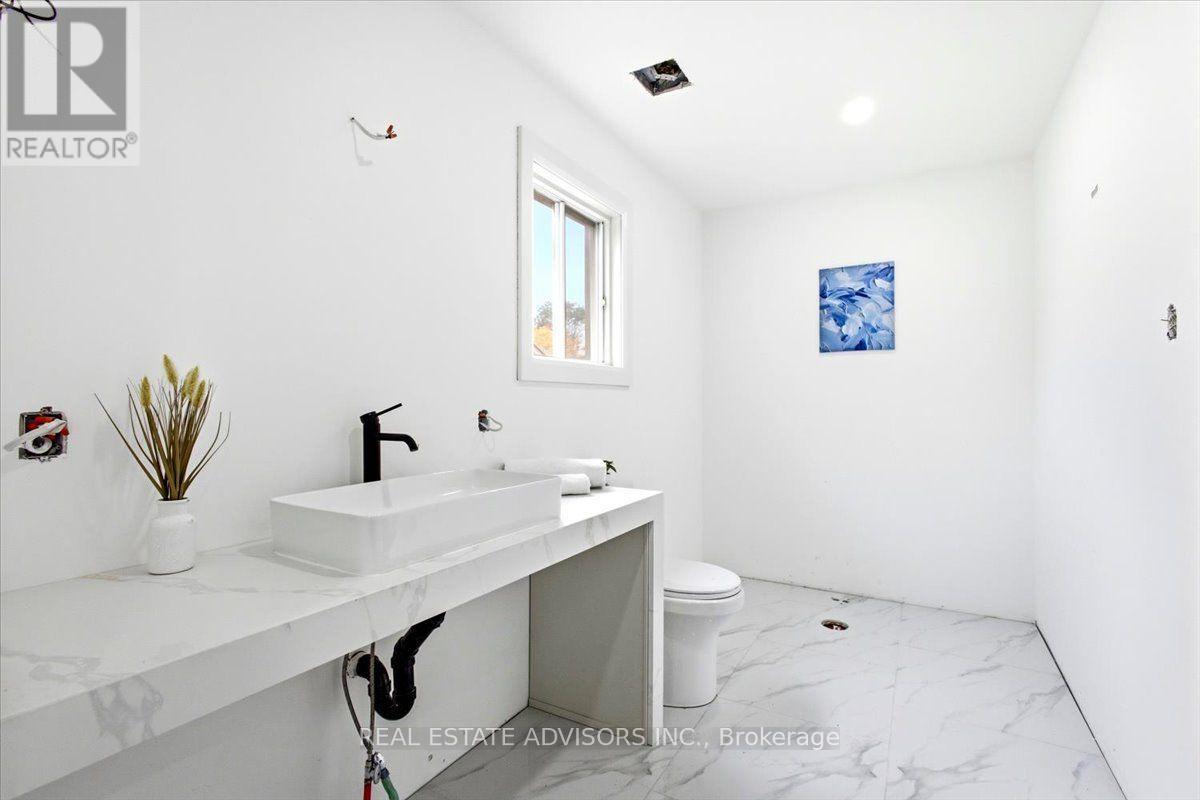 64 Acorn Crescent Property Photo 22