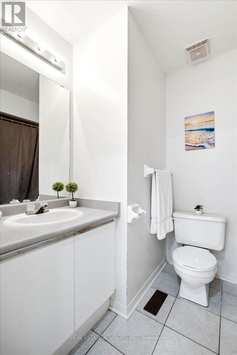 64 Acorn Crescent Property Photo 25
