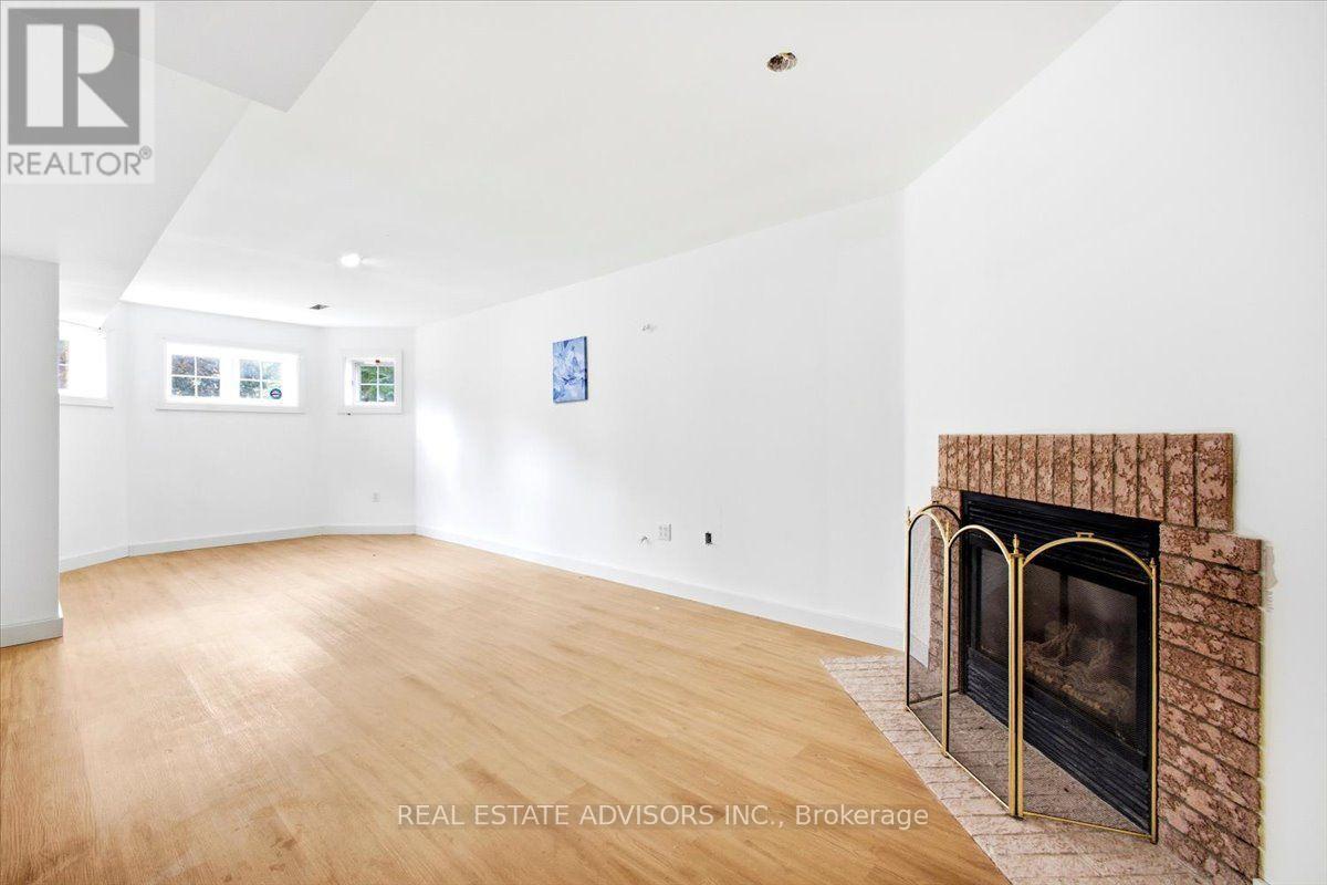 64 Acorn Crescent Property Photo 28