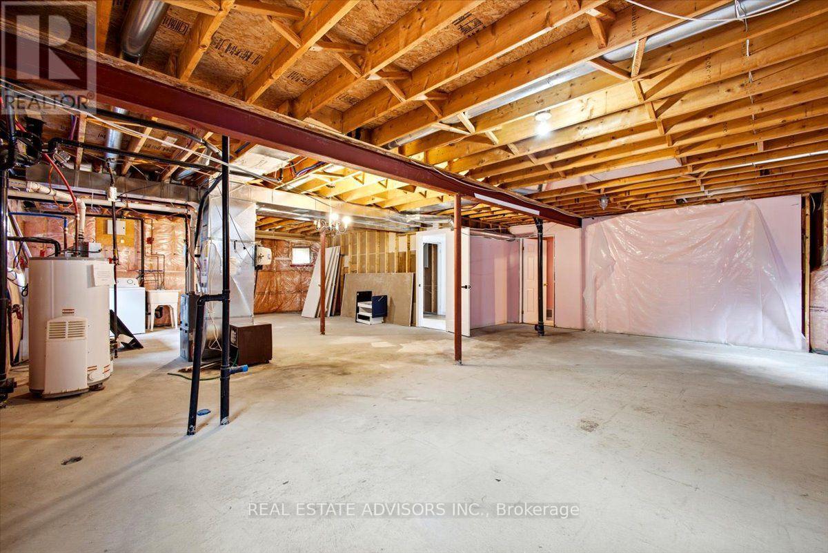 64 Acorn Crescent Property Photo 32