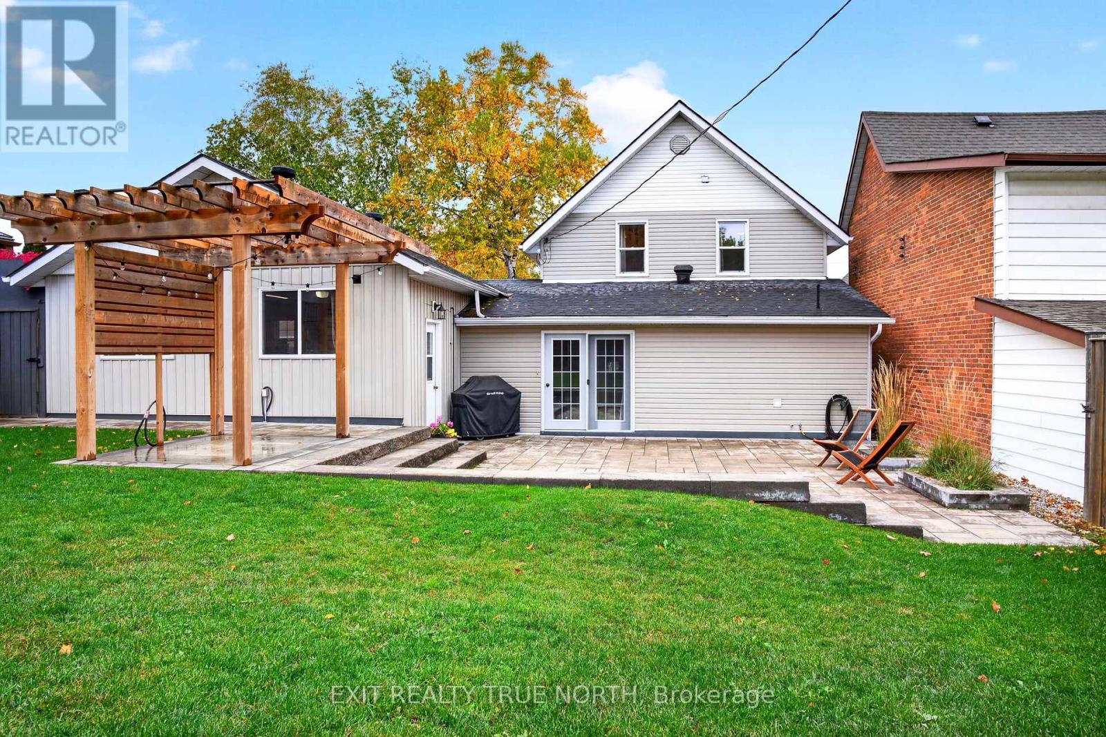 17 Peel Street Property Photo 2