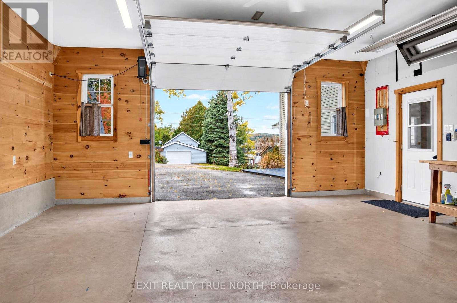 17 Peel Street Property Photo 3