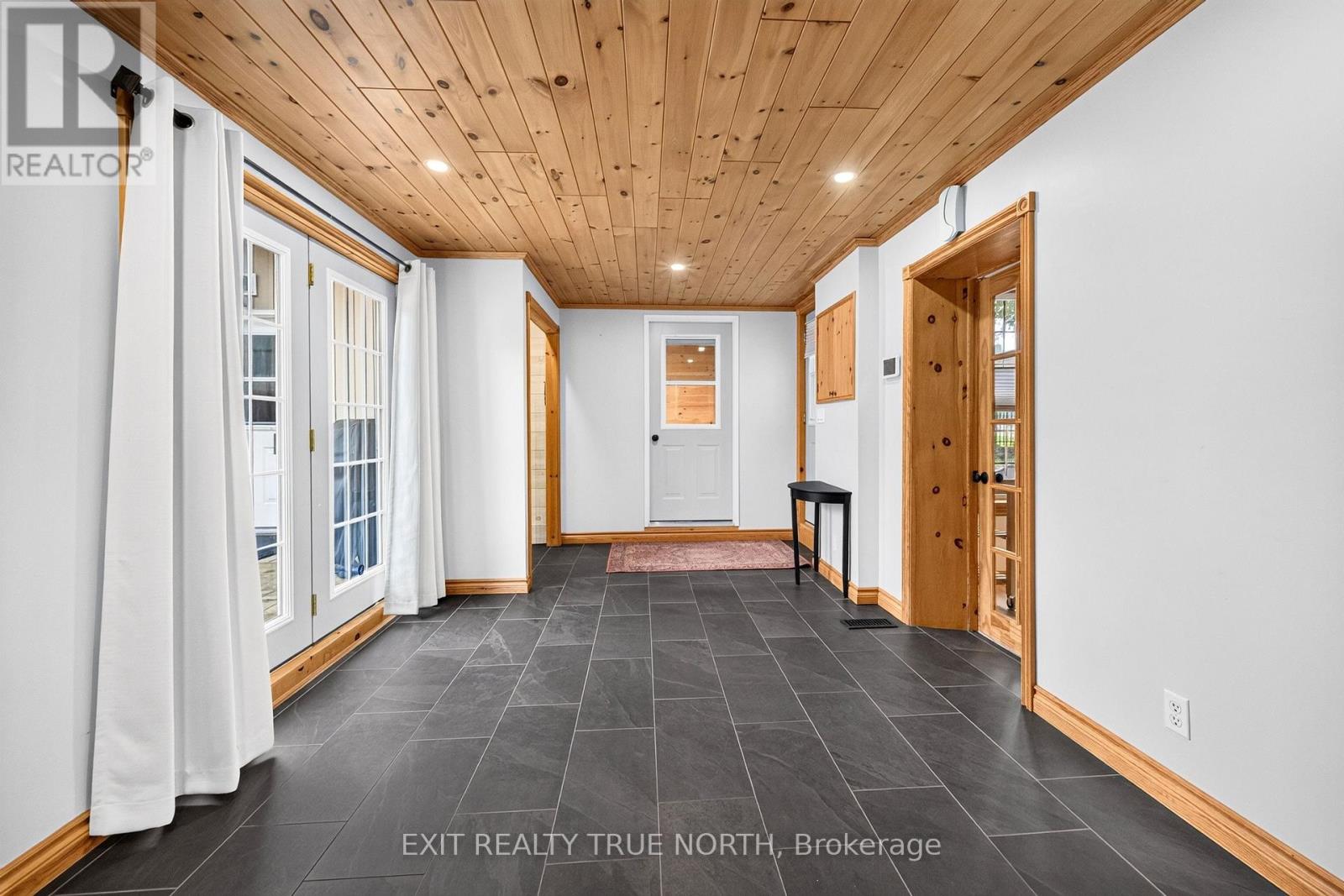 17 Peel Street Property Photo 4