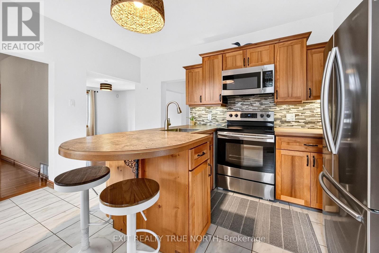17 Peel Street Property Photo 9