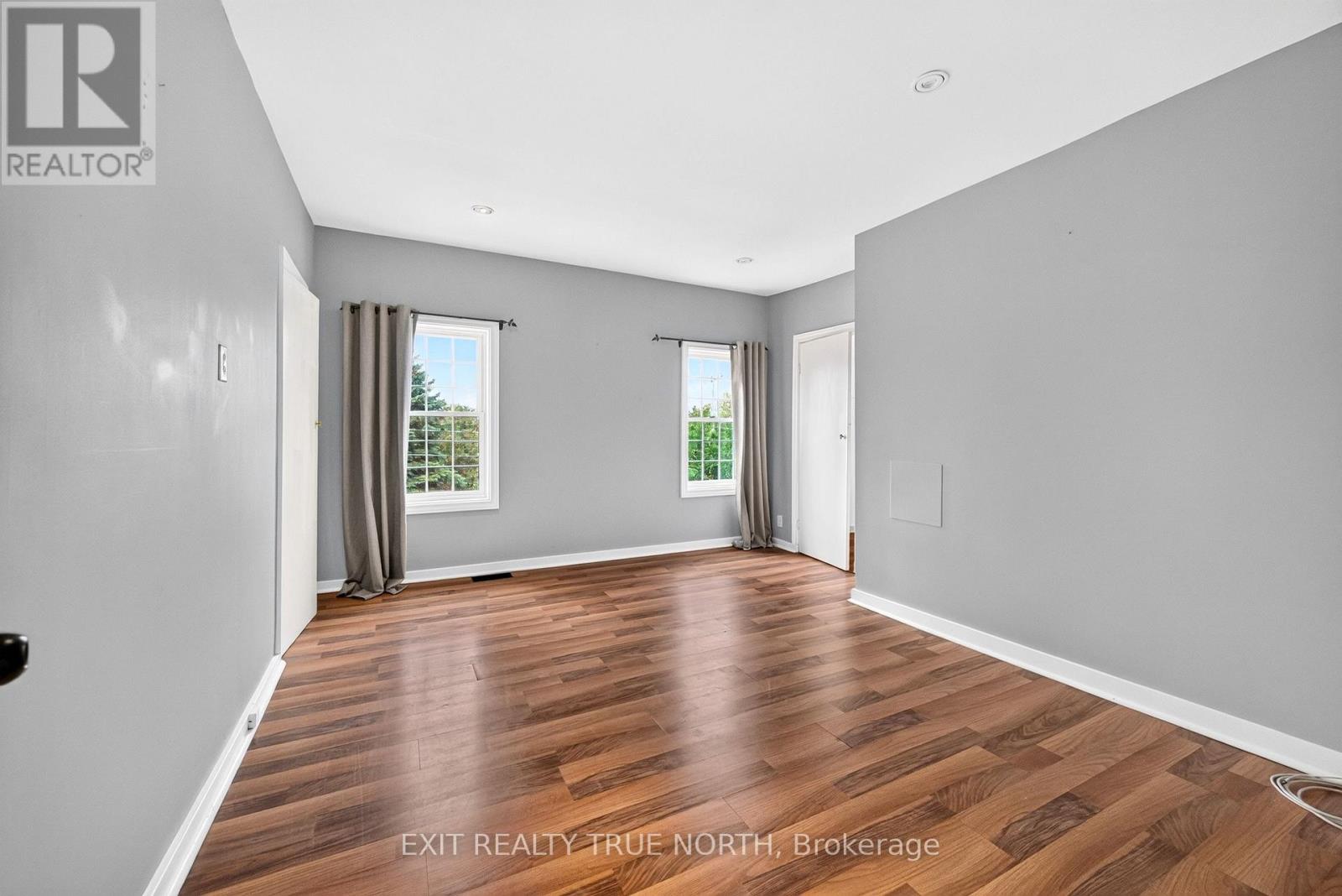 17 Peel Street Property Photo 16