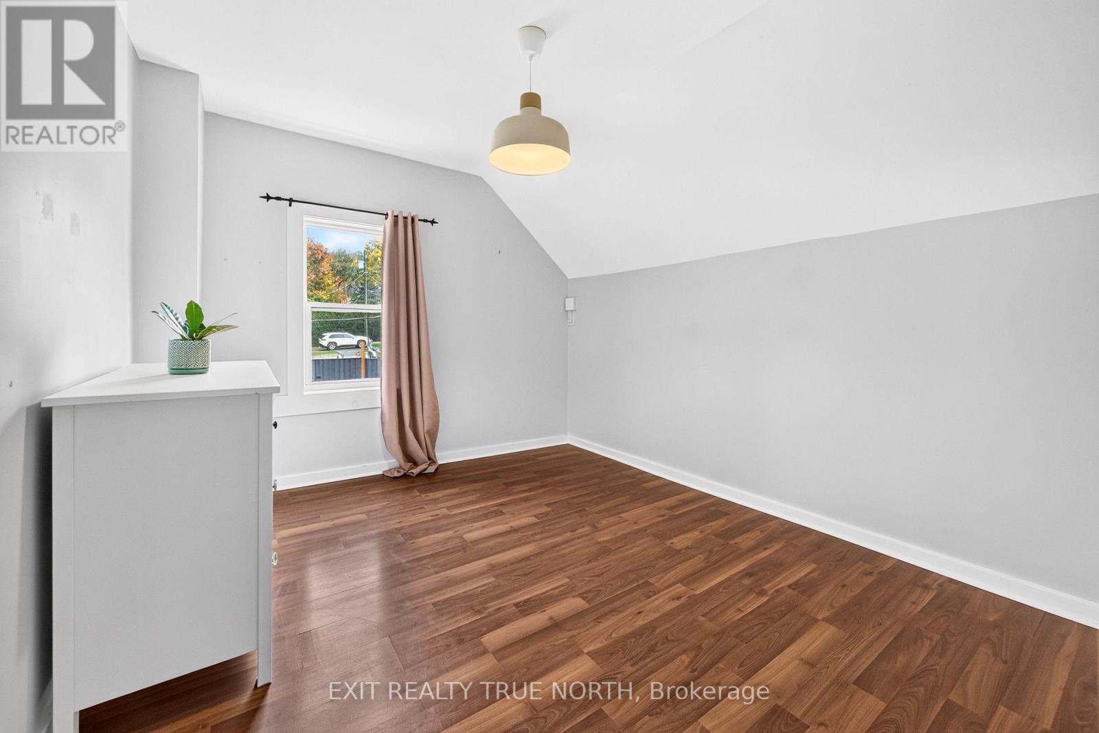 17 Peel Street Property Photo 18