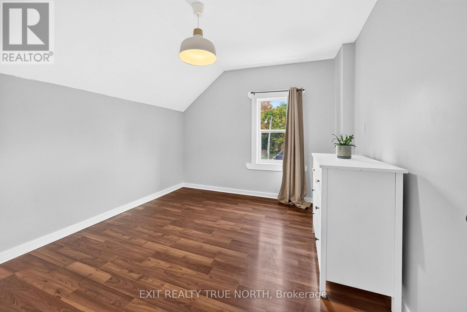 17 Peel Street Property Photo 20