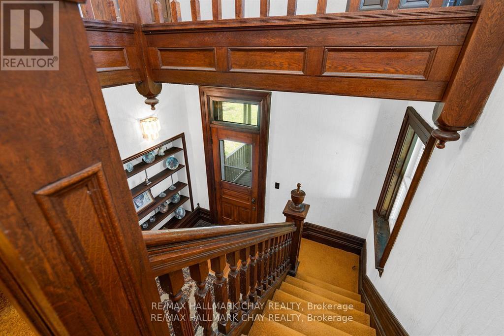 1407 Flos 8 Road W Property Photo 18
