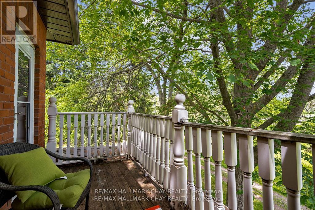 1407 Flos 8 Road W Property Photo 20