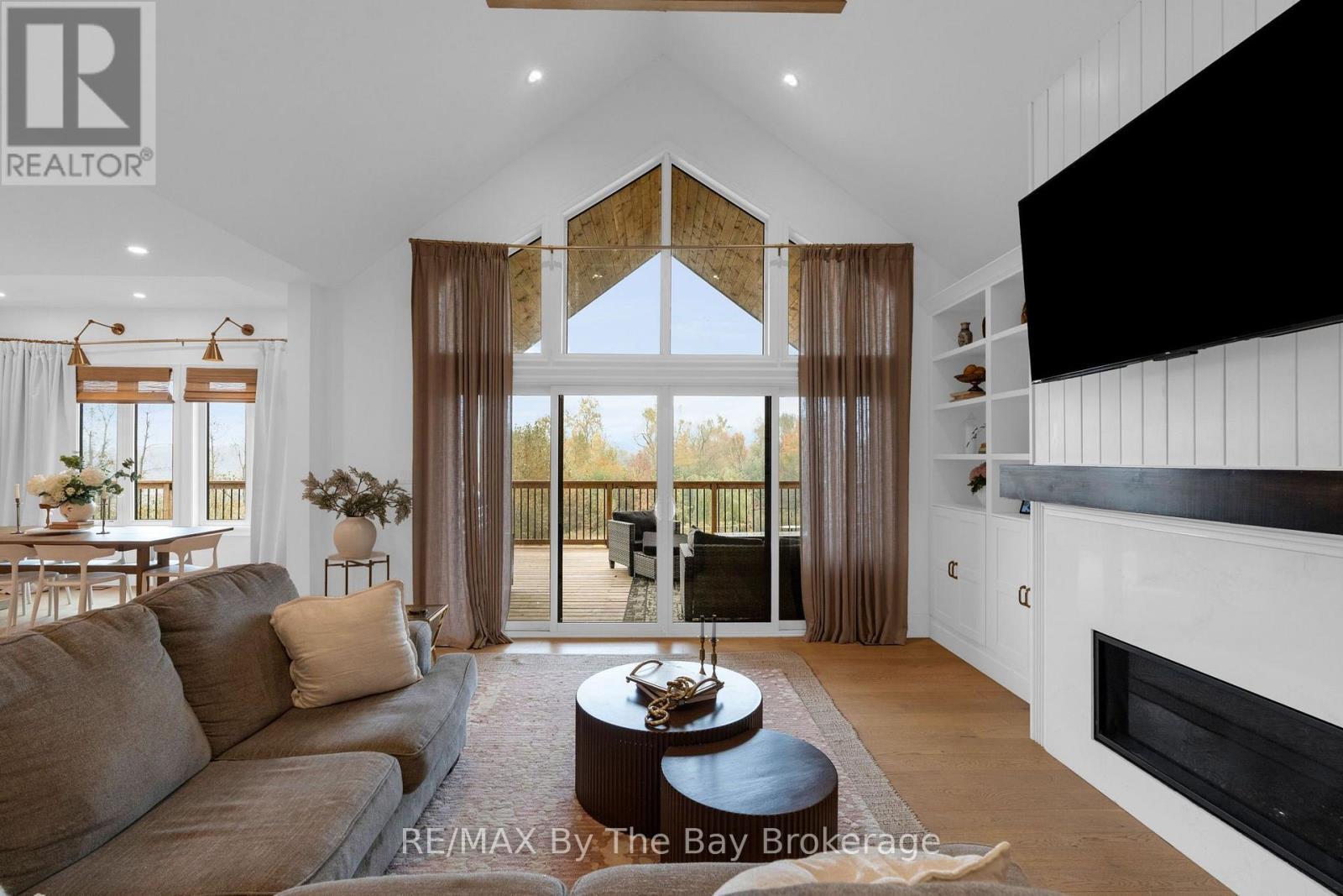 93 Moonstone Road E Property Photo 6