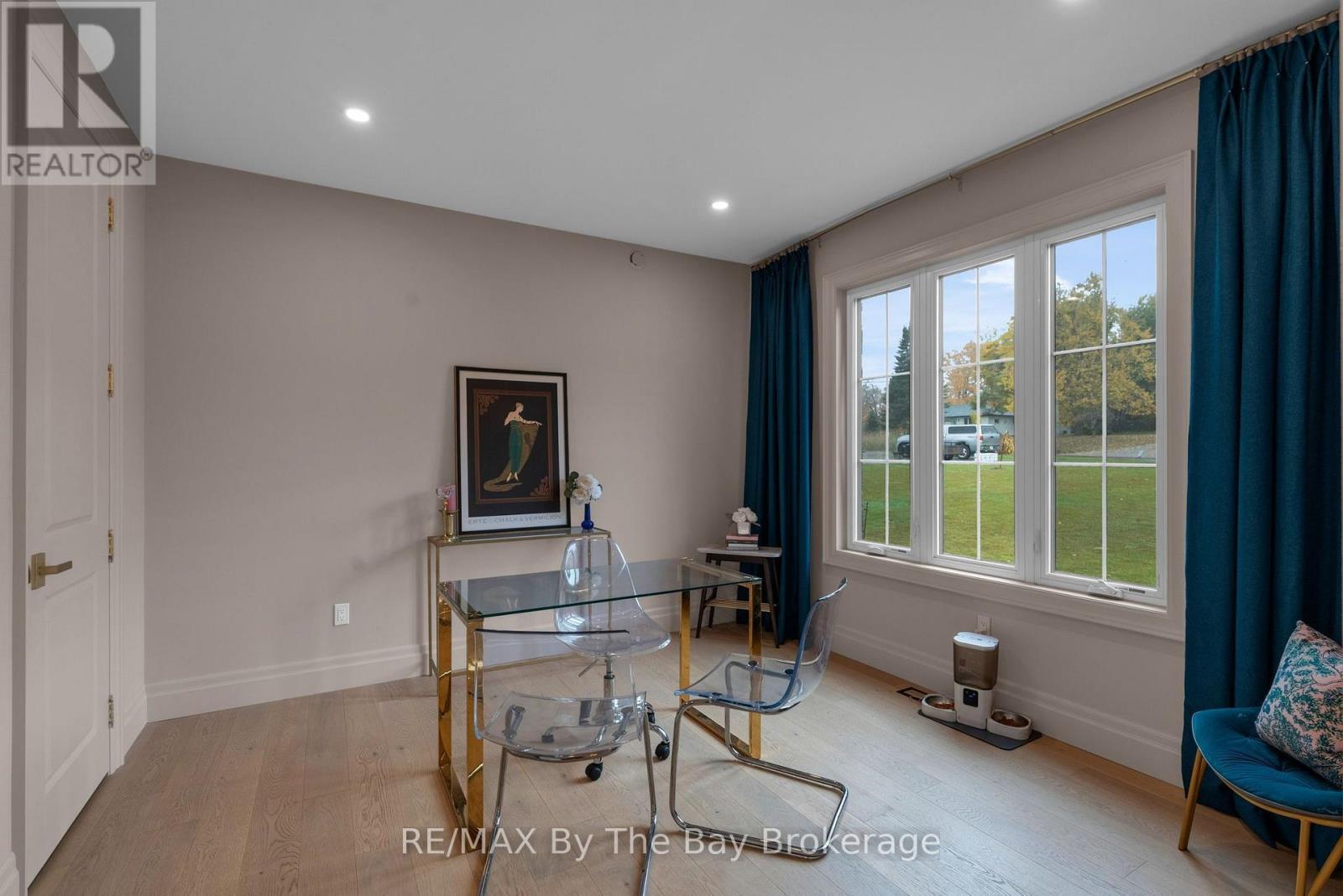 93 Moonstone Road E Property Photo 16