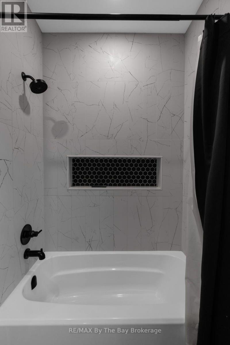 93 Moonstone Road E Property Photo 29