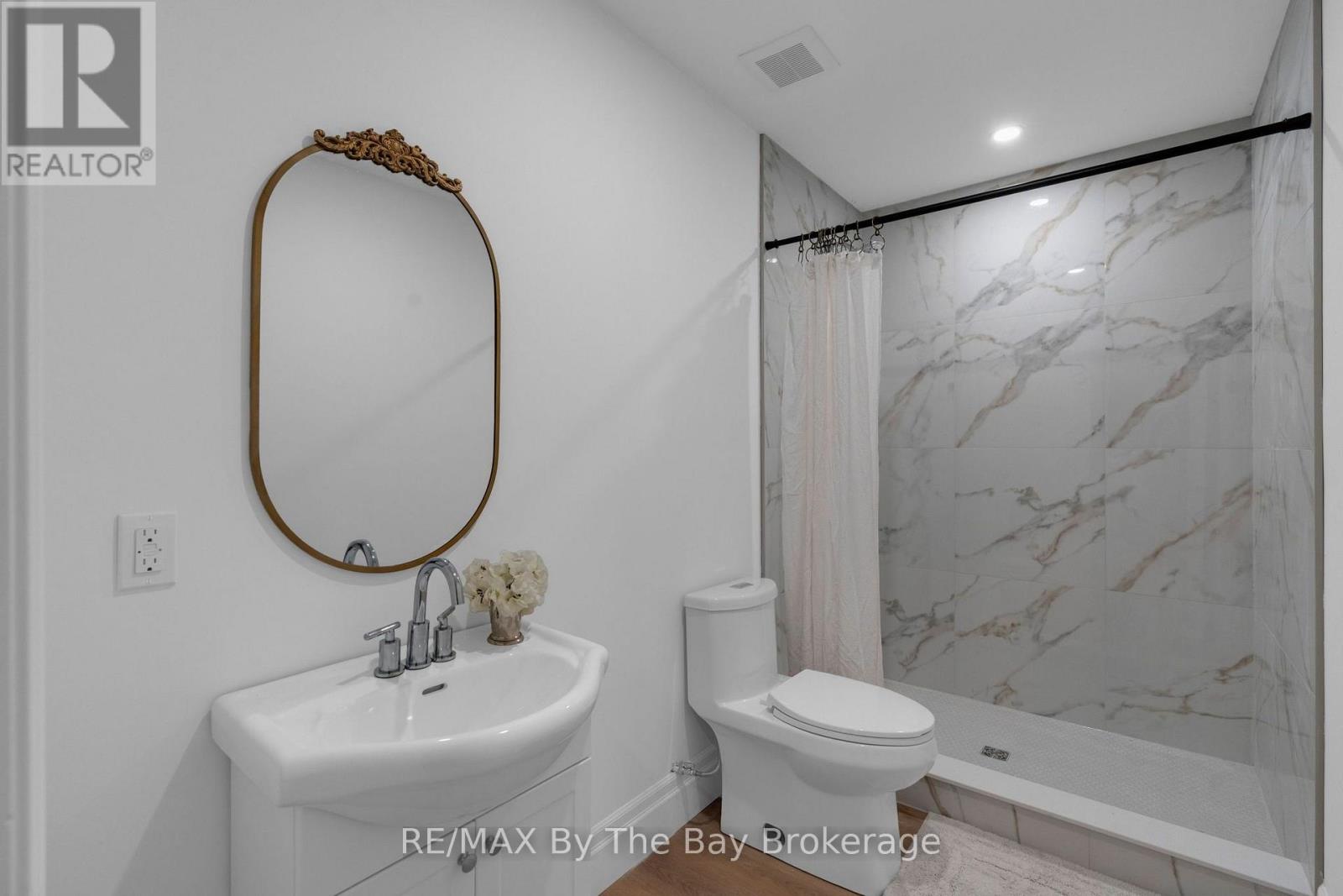 93 Moonstone Road E Property Photo 32