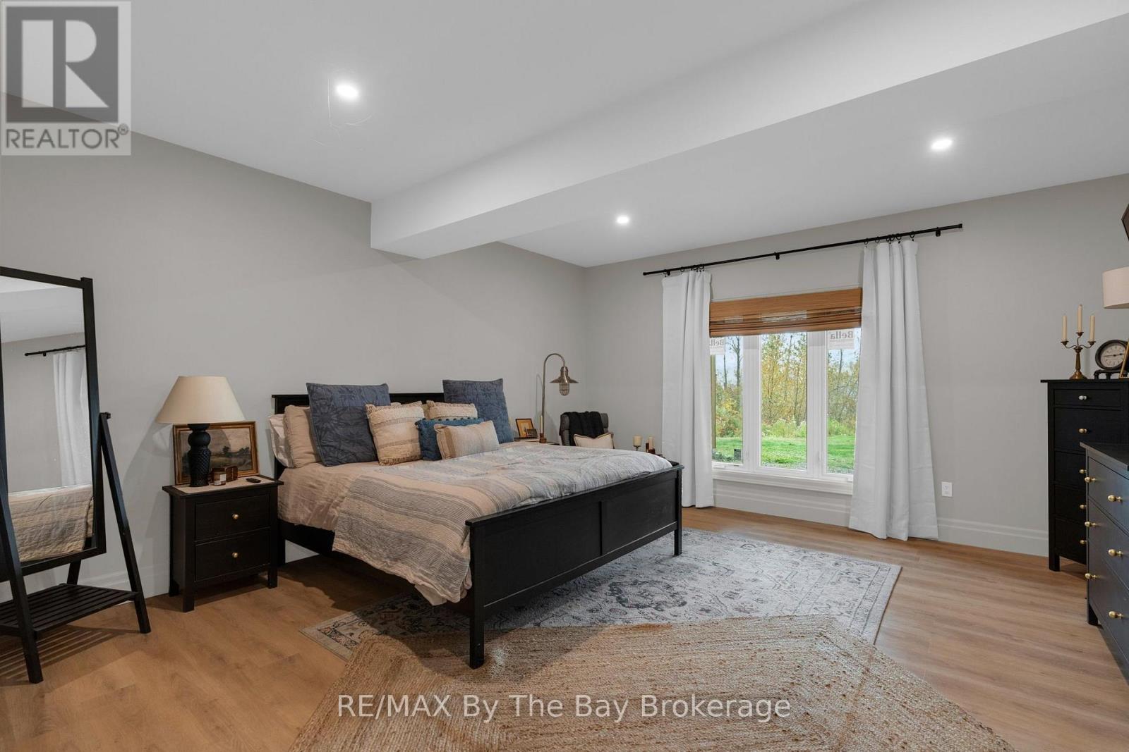93 Moonstone Road E Property Photo 37