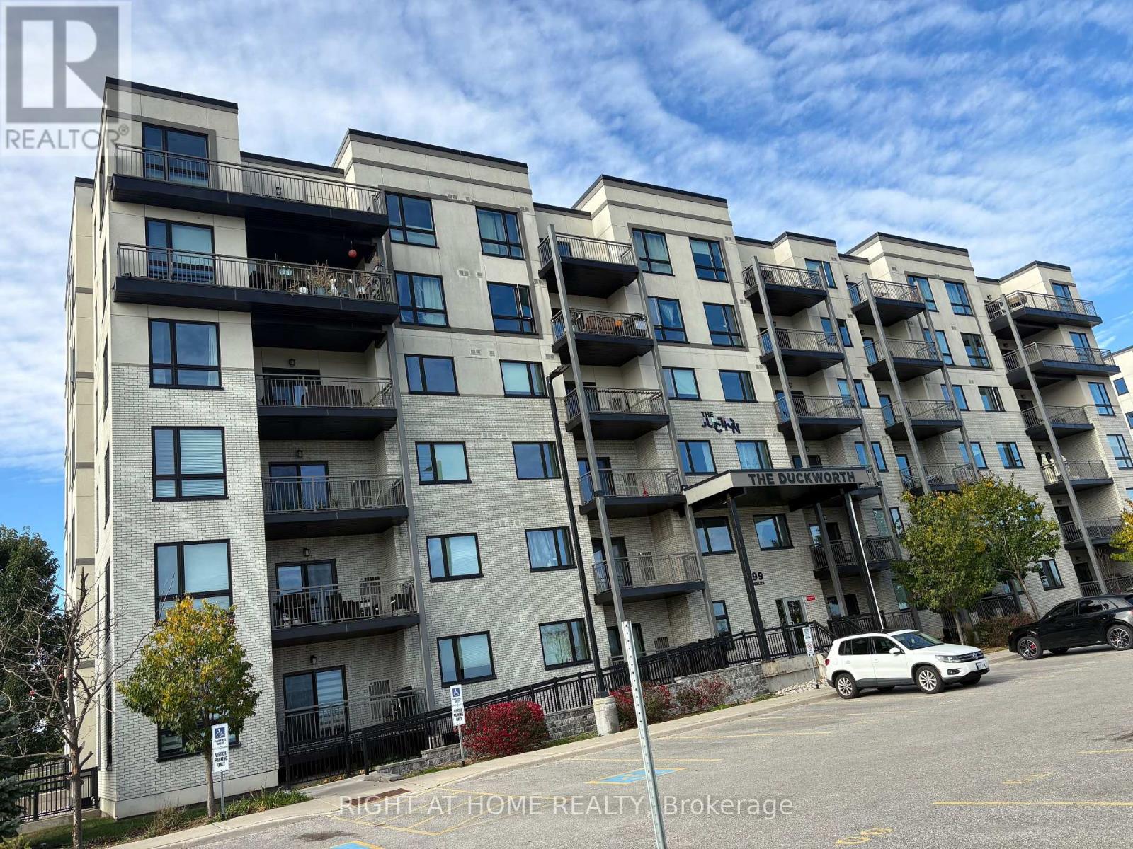 305 - 299 Cundles Road E Property Photo 1
