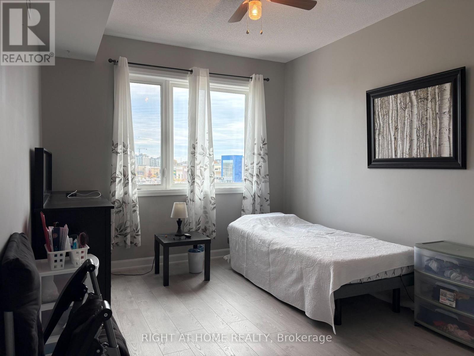 305 - 299 Cundles Road E Property Photo 5