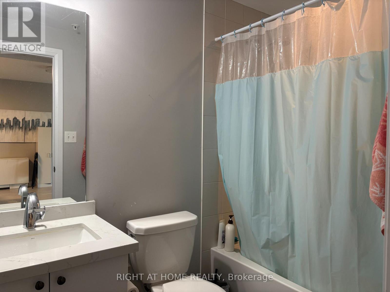 305 - 299 Cundles Road E Property Photo 6
