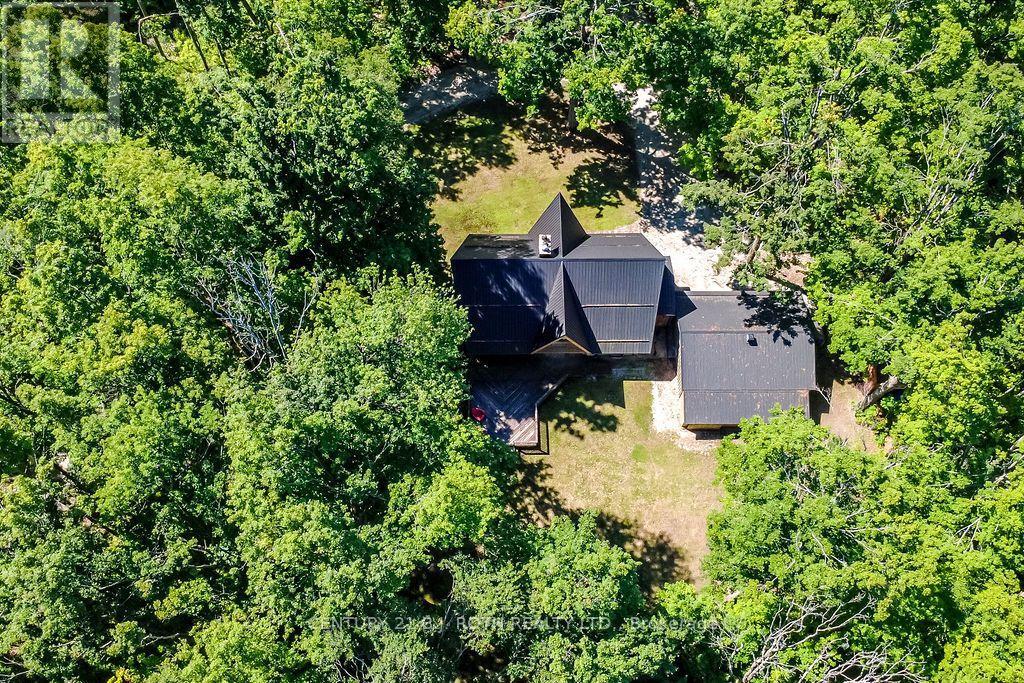 5222 6th Line N Property Photo 4