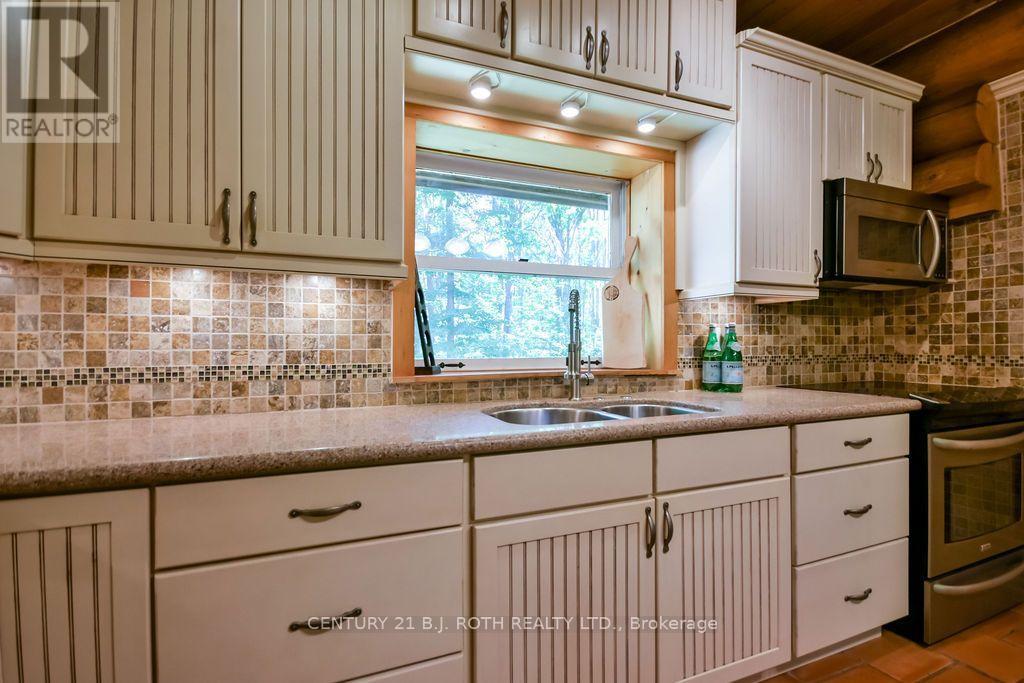 5222 6th Line N Property Photo 9