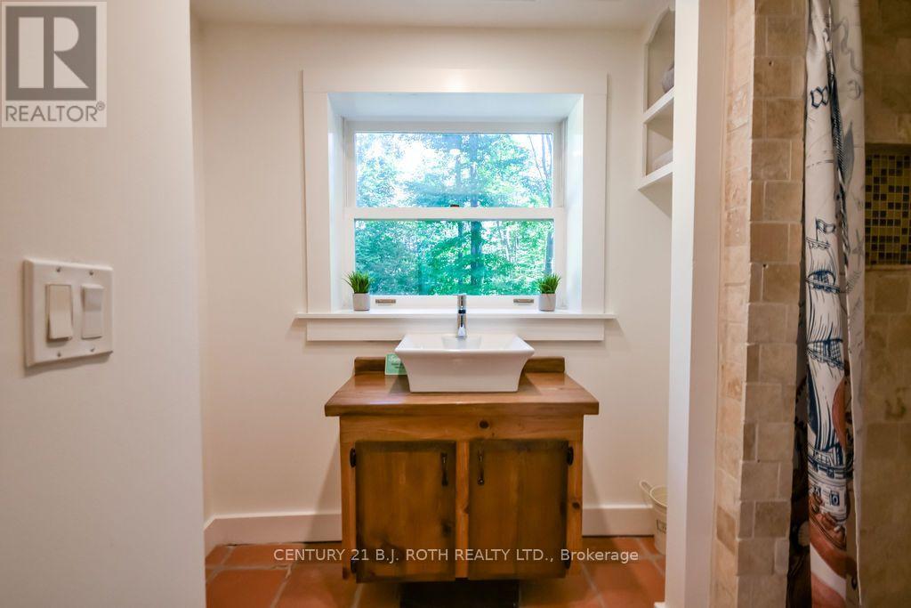 5222 6th Line N Property Photo 21