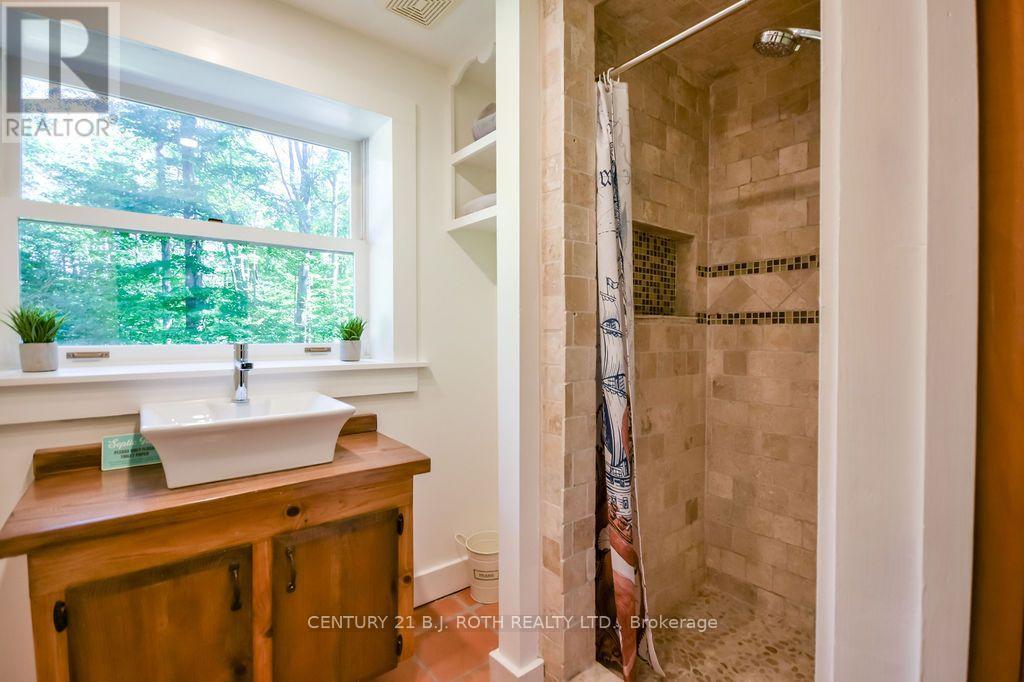 5222 6th Line N Property Photo 22