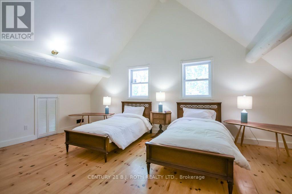 5222 6th Line N Property Photo 27