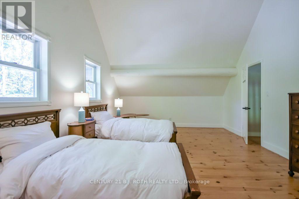 5222 6th Line N Property Photo 28