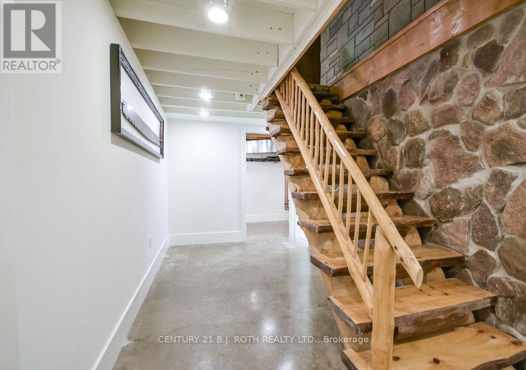 5222 6th Line N Property Photo 31